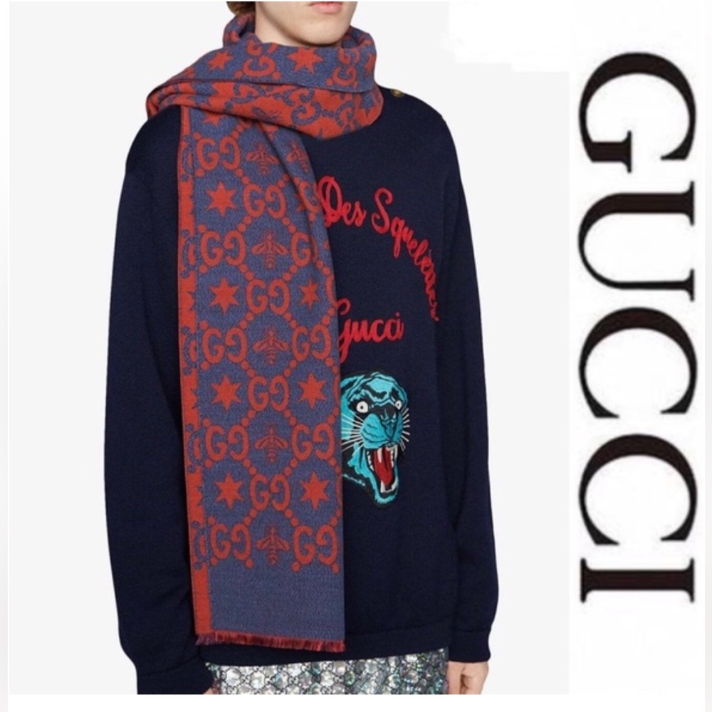 GUCCI red & blue CONSTELLATION Bee GG Stars wool/silk reversible long scarf NWT - Picture 2 of 9